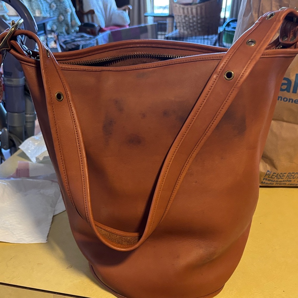 Leather Bucket Shoulder Bag - Brown
